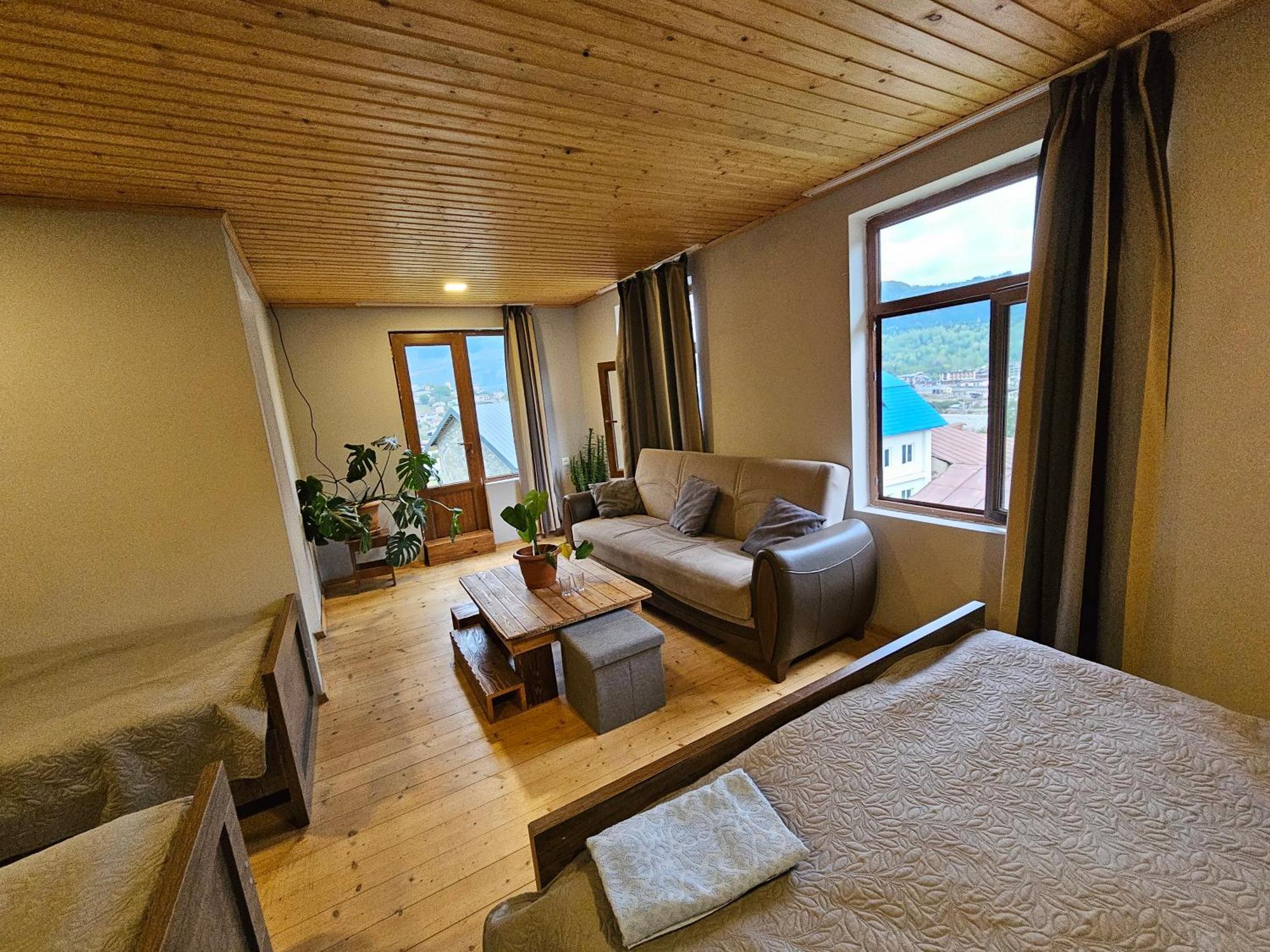 Guest House Goshtela ميستيا المظهر الخارجي الصورة