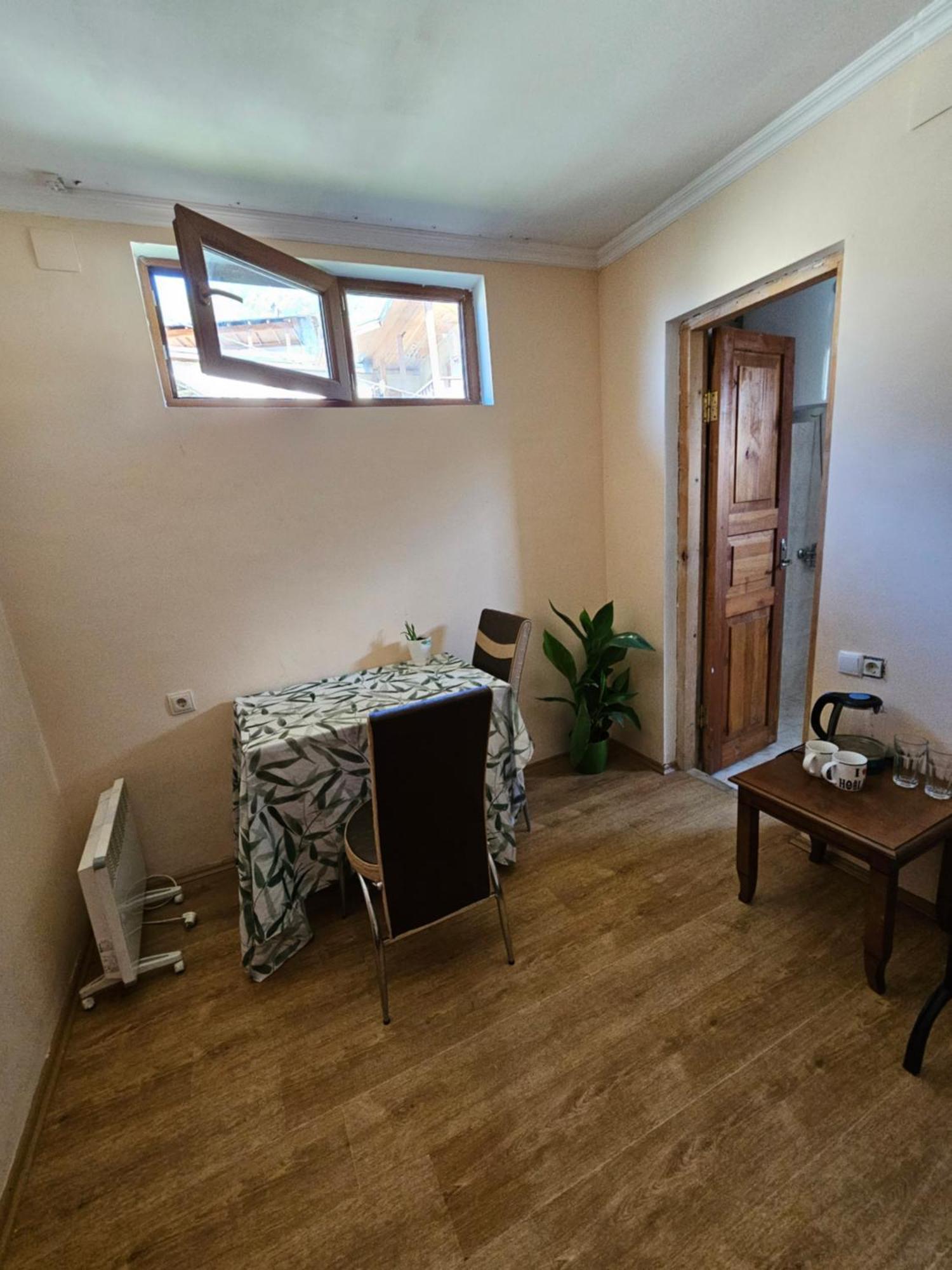 Guest House Goshtela ميستيا المظهر الخارجي الصورة