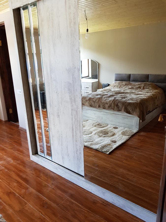 Guest House Goshtela ميستيا المظهر الخارجي الصورة